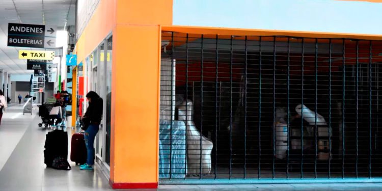 Terminal: locales cerrados y el número de micros más bajo de la última década