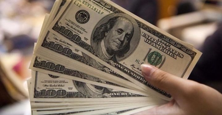 El dólar cerró a $ 63,01
