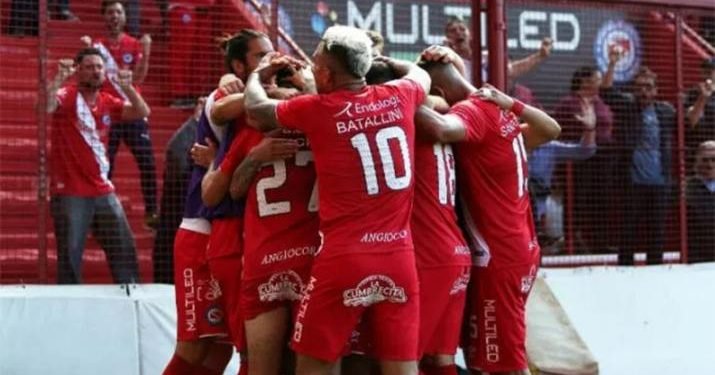 Argentinos Juniors recibe a Rosario Central en un duelo clave pensando en las copas