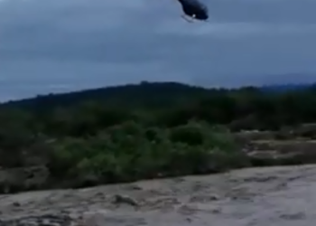 Rescate en el Mojotoro: dos hombres fueron salvados por el Ejercito desde río embravecido