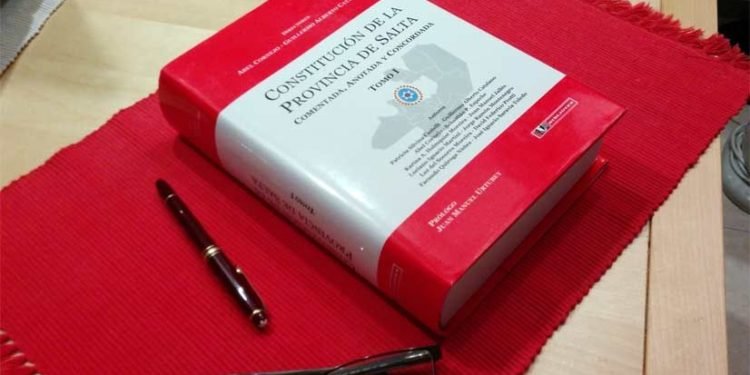 El Ejecutivo envió a la Legislatura el proyecto de Reforma Constitucional