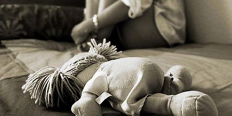 Abusaban de ella mientras dormía, luego de 3 años la víctima logró denunciar el hecho