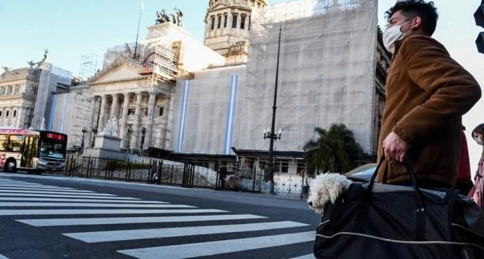 Los varados dentro del país deberán pedir a sus provincias un permiso para regresar