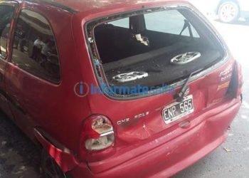 Chocaron su auto estacionado y hace meses espera que le paguen los daños