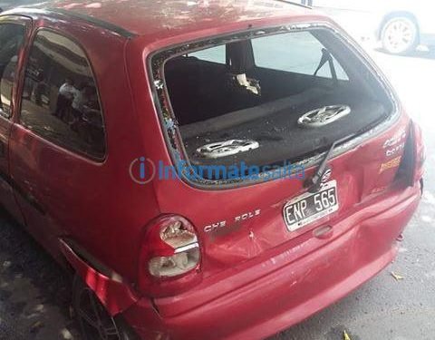 Chocaron su auto estacionado y hace meses espera que le paguen los daños