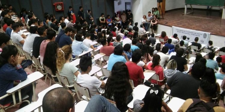 Universitarios en suspenso: Desde Nación indican que serían los últimos en retomar clases presenciales