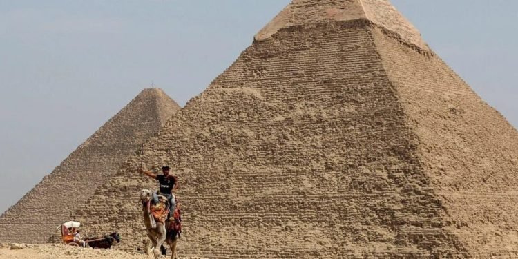 Descubren que la Pirámide de Giza es un enorme “condensador de energía” electromagnética