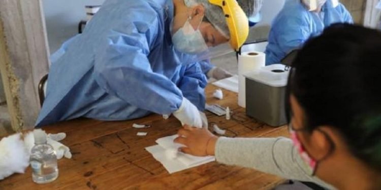 Unas 300.000 vacunas contra la covid-19 llegarían a Salta durante el verano