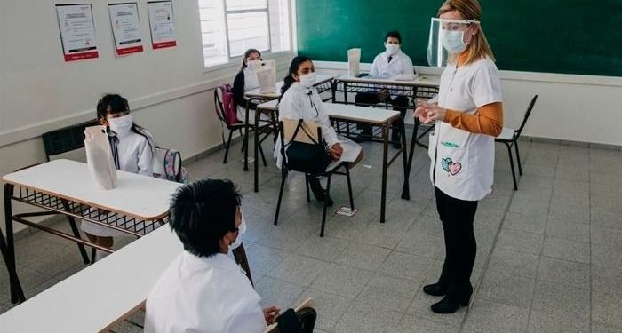Según un informe, el sueldo del docente salteño es el mejor tercero del país