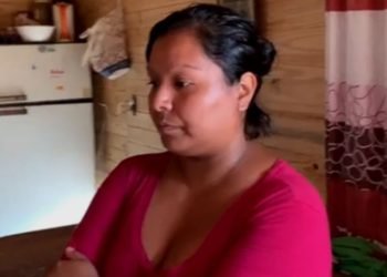 Salteña compró una casa prefabricada y la estafaron: entra más agua adentro que afuera