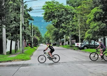 Pulleiro admite que faltan 3 mil policías más en la provincia
