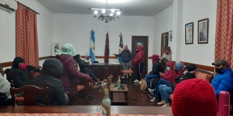 Un grupo de personas irrumpió en el despacho del intendente de Metán