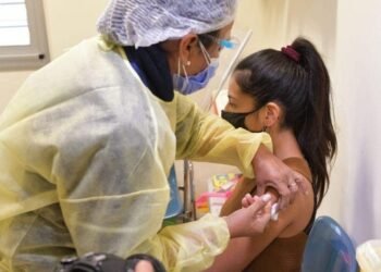 En Salta se vacunará contra el COVID-19 en farmacias