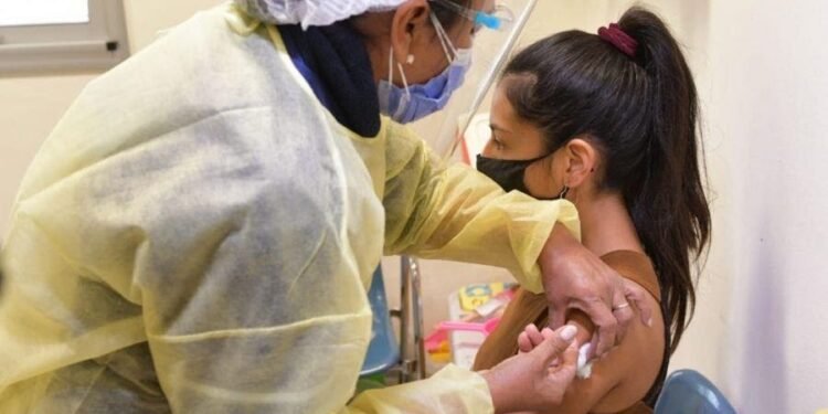 En Salta se vacunará contra el COVID-19 en farmacias