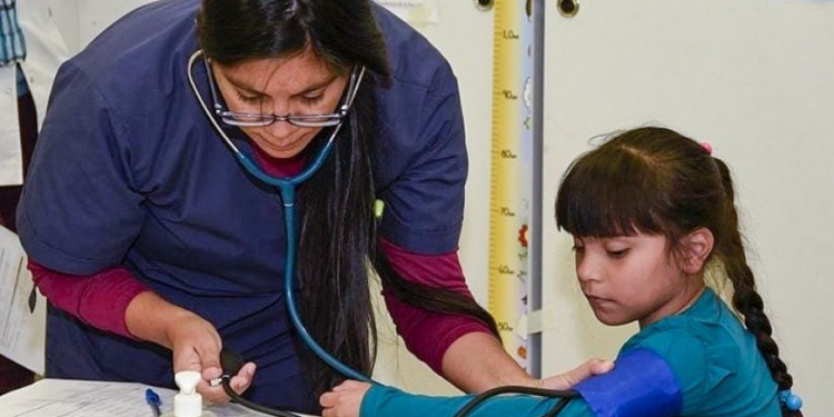 Control integral de salud en más de 100 escuelas