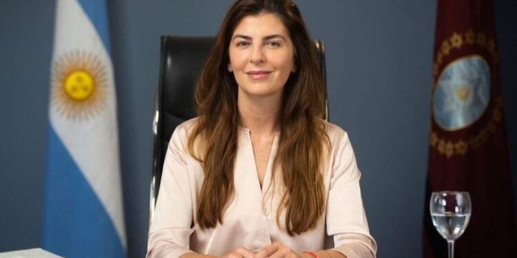 Bettina Romero anunció un nuevo aumento para los municipales