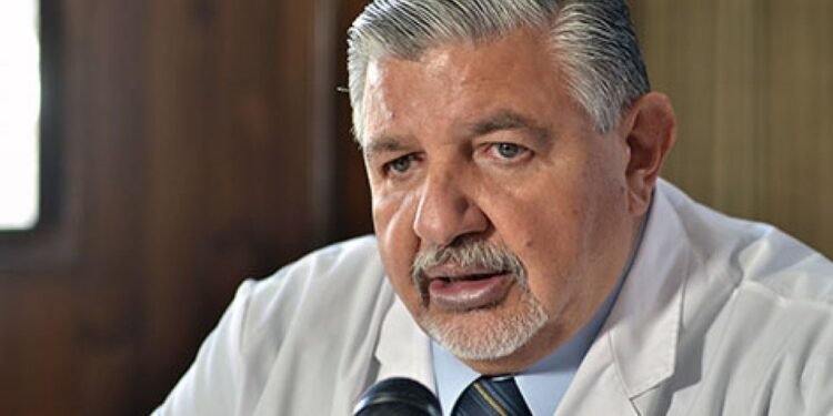 Esteban descartó su renuncia en Salud y dijo que podría ser candidato