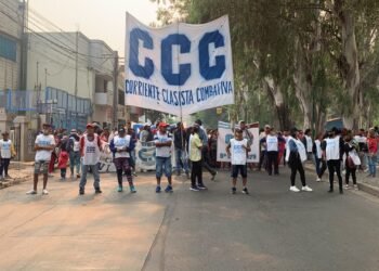 Día de cortes y bronca en el centro de Salta: “Queremos trabajar, no planes”