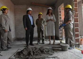 Incorporan mujeres a la obra pública en Salta