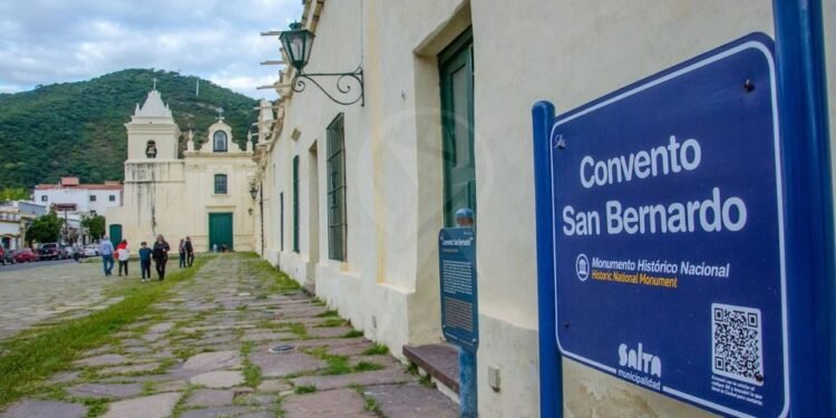 Sáenz presentó el nuevo Hospital de Emergencias y entregó ambulancias