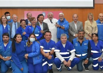 Sáenz presentó el nuevo Hospital de Emergencias y entregó ambulancias