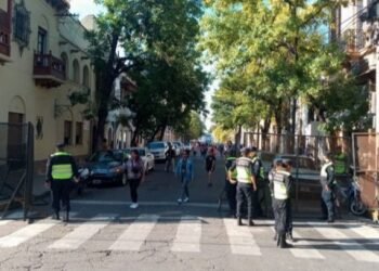 La Legislatura amaneció vallada para el malestar de vecinos y comerciantes