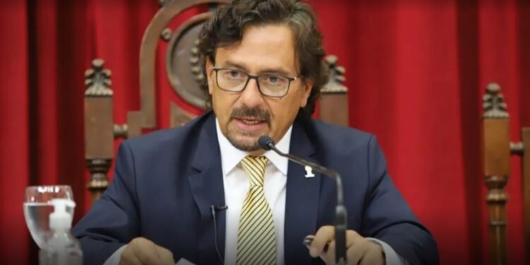 La Legislatura amaneció vallada para el malestar de vecinos y comerciantes