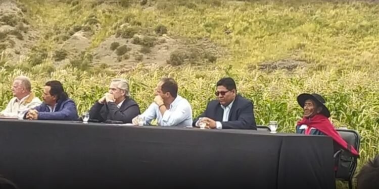 El presidente Alberto Fernández inauguró el primer barrio en la Poma