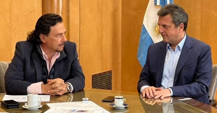 Sáenz acompaña a los tabacaleros que serán parte del nuevo dólar agro