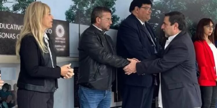 Carlos Cisneros: “Rossana Chahla va a dar vuelta la capital como una media”