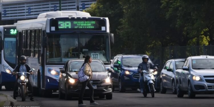 El comercio sufre la baja de ventas y aplican promociones para repuntar