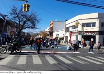 Docentes de toda la provincia marcharán mañana por el microcentro salteño