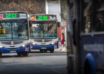 Una familia argentina necesitó en mayo casi $218 mil para no ser pobre