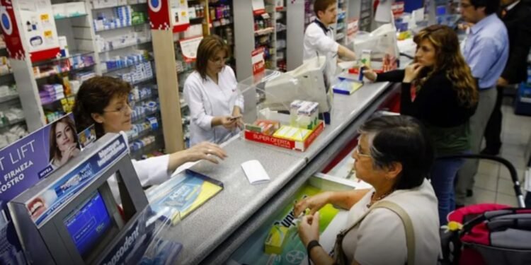[URGENTE] Farmacias suspenden la atención de obras sociales