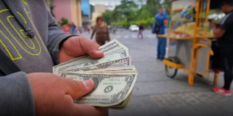 Tras la derrota Massa devalúa la moneda: la drástica decisión que tomaron