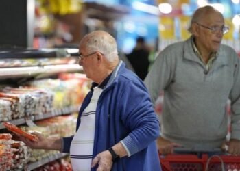 Lo confirmó Massa: pagarán un “extra” de casi $20.000 a los que tengan esta tarjeta