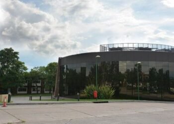 Nene cayó de segundo piso y murió en Salta: imputaron a su mamá por homicidio calificado