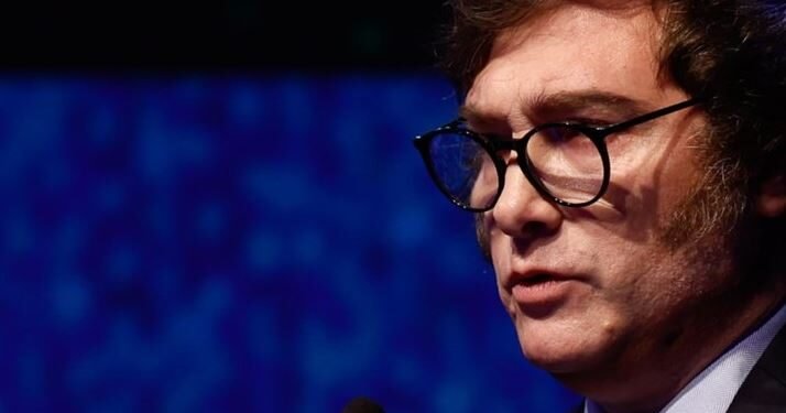 Tensión en barrio salteño: prendieron fuego la casa de supuestos chorros