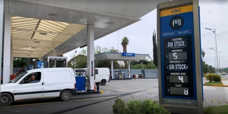 Sin stock: Salta se quedó sin nafta en varias estaciones y hay preocupación