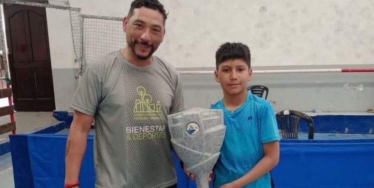 La escuelita de tenis de mesa del Parque de la Familia viaja a un torneo en Bs.As y necesita de la solidaridad de todos