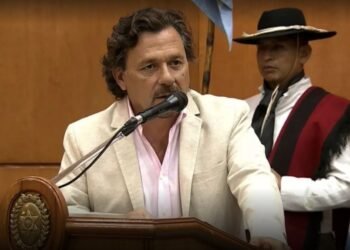 Alarma de los vecinos y comerciantes por la gente que vive en las peatonales de Salta