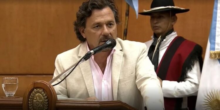 Alarma de los vecinos y comerciantes por la gente que vive en las peatonales de Salta