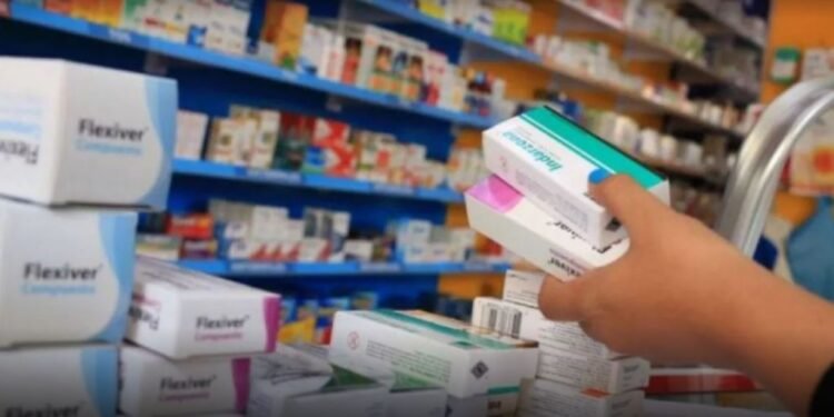 VIDEO. Un siniestro vial dejó dos heridos y la circulación restringida en la avenida Tavella