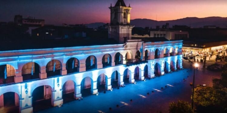 Día de la Bandera: el increíble show en el Cabildo Histórico de Salta